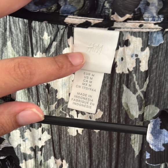 Floral Black and White Dress - Picture 3 of 5